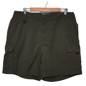 Columbia OMNI-DRY Olive Green Shorts Men’s Size XL